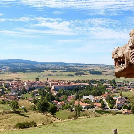 Maison Centre De Avec Terrasse Et Terrain Saugues